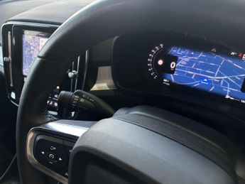 Volvo XC40 CORE B3 MHEV AUTO