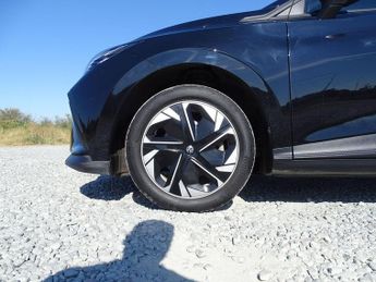 MG MG4 51kWh SE Auto 5dr
