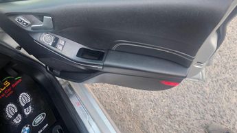 Ford Fiesta 1.0T EcoBoost ST-Line X Auto Euro 6 (s/s) 5dr
