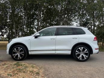 Volkswagen Touareg 3.0 TDI V6 BlueMotion Tech R-Line Tiptronic 4WD Euro 5 (s/s) 5dr