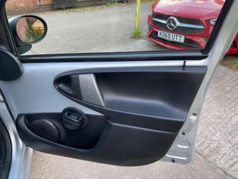Peugeot 107 1.0 12V Active 2 Tronic Euro 5 5dr