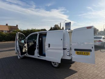 Nissan e-NV200 40kWh Tekna Auto SWB 5dr (Quick Charge)