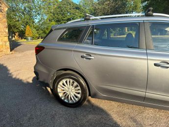 MG MG5 52.5kWh Exclusive Auto 5dr