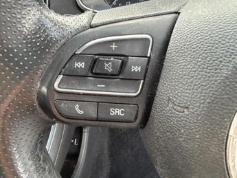 MG MG ZS 44.5kWh Exclusive Auto 5dr