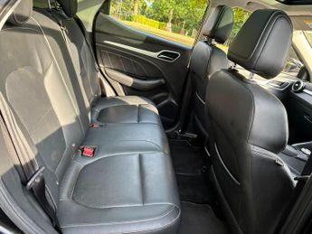 MG MG ZS 44.5kWh Exclusive Auto 5dr