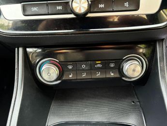 MG MG ZS 44.5kWh Exclusive Auto 5dr