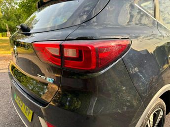 MG MG ZS 44.5kWh Exclusive Auto 5dr