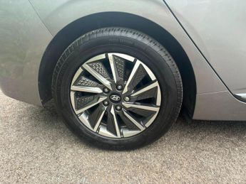 Hyundai IONIQ 38.3kWh Premium Auto 5dr