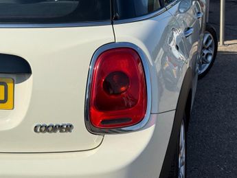 MINI Hatch 1.5 Cooper Auto Euro 6 (s/s) 5dr