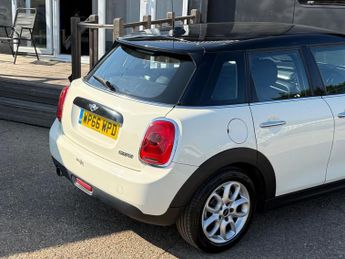 MINI Hatch 1.5 Cooper Auto Euro 6 (s/s) 5dr