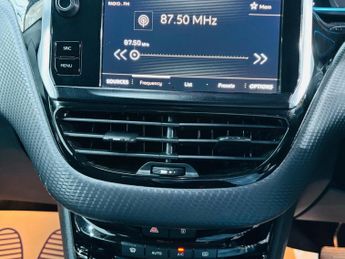 Peugeot 2008 1.2 PureTech Allure EAT Euro 6 (s/s) 5dr