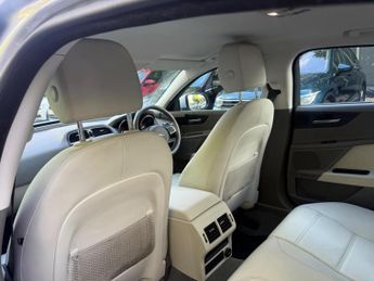 Jaguar XE 2.0d Prestige Auto Euro 6 (s/s) 4dr