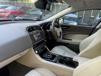 Jaguar XE 2.0d Prestige Auto Euro 6 (s/s) 4dr