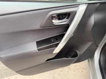 Toyota Auris 1.8 VVT-h Excel Touring Sports CVT Euro 5 (s/s) 5dr