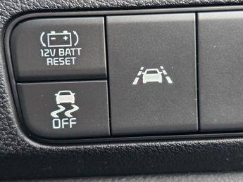 Kia Niro 1.6 GDi 3 SUV 5dr Petrol Hybrid DCT Euro 6 (s/s) (139 bhp)