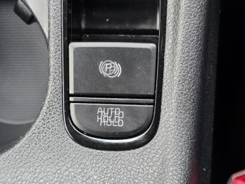 Kia Niro 1.6 GDi 3 SUV 5dr Petrol Hybrid DCT Euro 6 (s/s) (139 bhp)