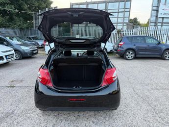 Peugeot 208 1.6 e-HDi Allure Euro 5 (s/s) 5dr