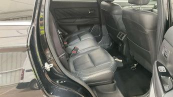 Mitsubishi Outlander 2.4h TwinMotor 13.8kWh Dynamic SUV 5dr Petrol Plug-in Hybrid CVT