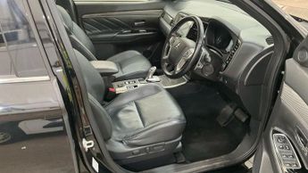 Mitsubishi Outlander 2.4h TwinMotor 13.8kWh Dynamic SUV 5dr Petrol Plug-in Hybrid CVT