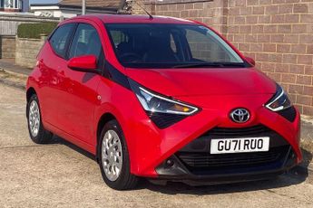 Toyota AYGO 1.0 VVT-i x-play Hatchback 5dr Petrol Manual Euro 6 (s/s) (71 ps