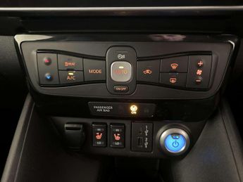 Nissan Leaf 40kWh Tekna Hatchback 5dr Electric Auto (150 ps)