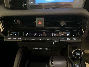 Toyota Land Cruiser 2.8D Panel Van 5dr Diesel Auto 4WD LWB Euro 6 (s/s) (204 ps)