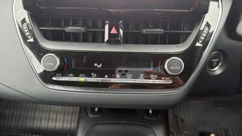 Toyota Corolla 1.8 VVT-h CVT Euro 6 (s/s) 5dr