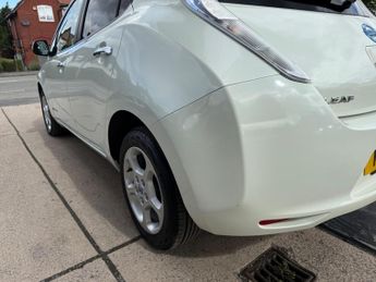 Nissan Leaf 24kWh Auto 5dr