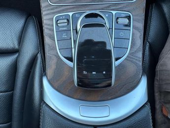 Mercedes-Benz C Class 2.1 C300dh AMG Line (Premium) G-Tronic+ Euro 6 (s/s) 5dr