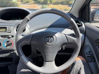 Toyota Yaris 1.3 VVT-i 16v SR 3dr