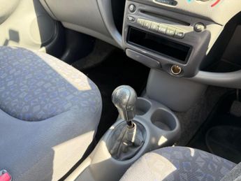 Toyota Yaris 1.3 VVT-i 16v SR 3dr