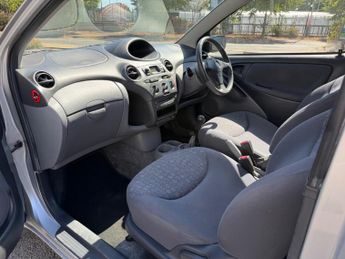 Toyota Yaris 1.3 VVT-i 16v SR 3dr