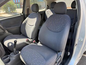 Toyota Yaris 1.3 VVT-i 16v SR 3dr