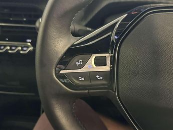 Peugeot 2008 1.2 PureTech Allure SUV 5dr Petrol Manual Euro 6 (s/s) (130 ps)