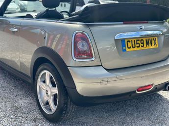 MINI Convertible 1.6 Cooper Auto Euro 4 2dr