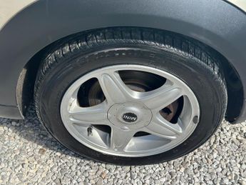 MINI Convertible 1.6 Cooper Auto Euro 4 2dr