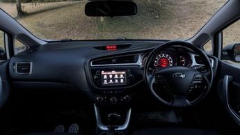 Kia Ceed 1.6 CRDi 2 DCT Euro 6 (s/s) 5dr