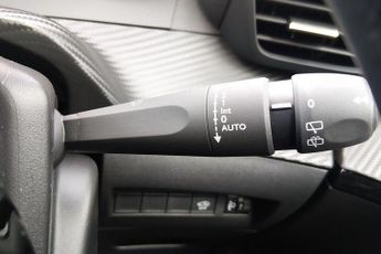 Peugeot E-2008 54kWh Allure Auto 5dr (11kW Charger)