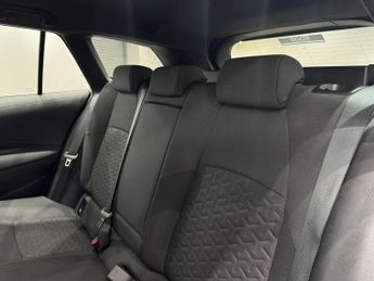 Toyota Corolla 1.8 VVT-h Icon Tech Touring Sports CVT Euro 6 (s/s) 5dr
