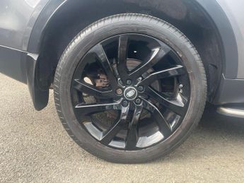 Land Rover Discovery Sport 2.0 TD4 HSE Black Auto 4WD Euro 6 (s/s) 5dr