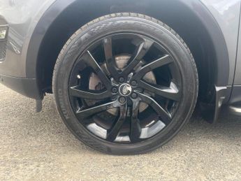 Land Rover Discovery Sport 2.0 TD4 HSE Black Auto 4WD Euro 6 (s/s) 5dr