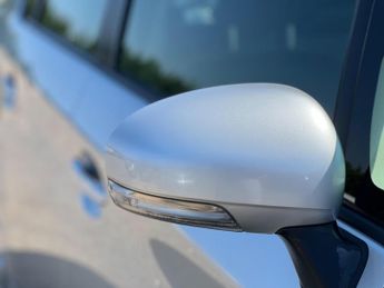 Toyota Prius 1.8 VVT-h T Spirit CVT Euro 5 (s/s) 5dr
