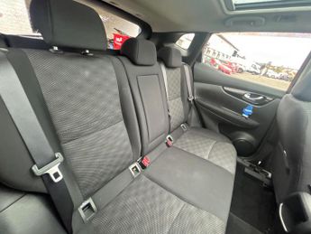 Nissan Qashqai 1.6 dCi N-Connecta XTRON 2WD Euro 6 (s/s) 5dr
