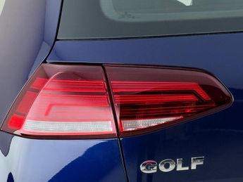 Volkswagen Golf 2.0 TDI SE Nav DSG Euro 6 (s/s) 5dr