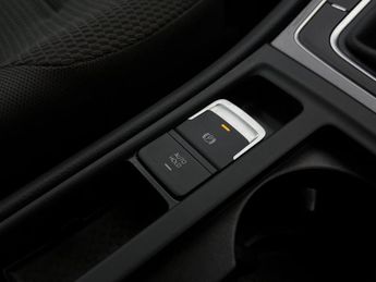 Volkswagen Golf 2.0 TDI SE Nav DSG Euro 6 (s/s) 5dr