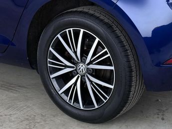 Volkswagen Golf 2.0 TDI SE Nav DSG Euro 6 (s/s) 5dr