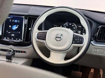 Volvo XC60 2.0 D4 Momentum Auto AWD Euro 6 (s/s) 5dr