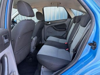 Ford Focus 1.6 Zetec 5dr