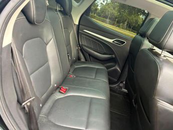 MG MG ZS 44.5kWh Exclusive Auto 5dr