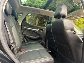 MG MG ZS 44.5kWh Exclusive Auto 5dr